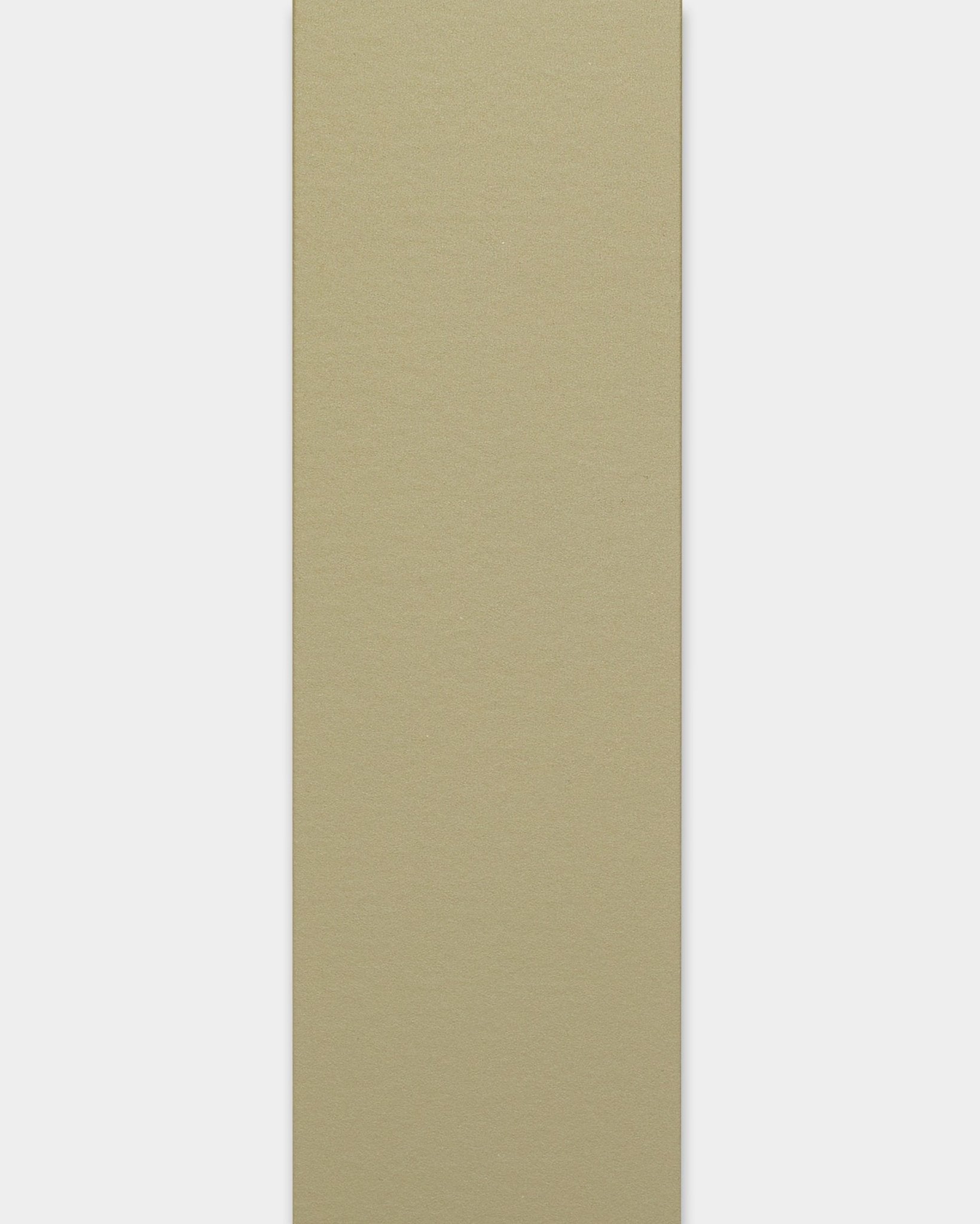 WoodUpp Akupanel Painel acústico com acabamento Lamella/Moss, 240 cm de altura com remate de extremidade, apresentado na vertical sobre um fundo branco.