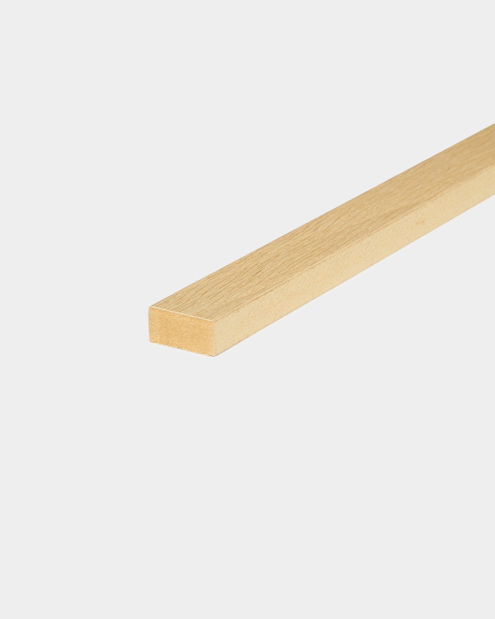 Cavilha de instalação WoodUpp Lamella Classic Oak, 240 cm, madeira clara brown — para remate Akupanel ou substituição de lamela, compatível com os sistemas Nordic Painel acústico.