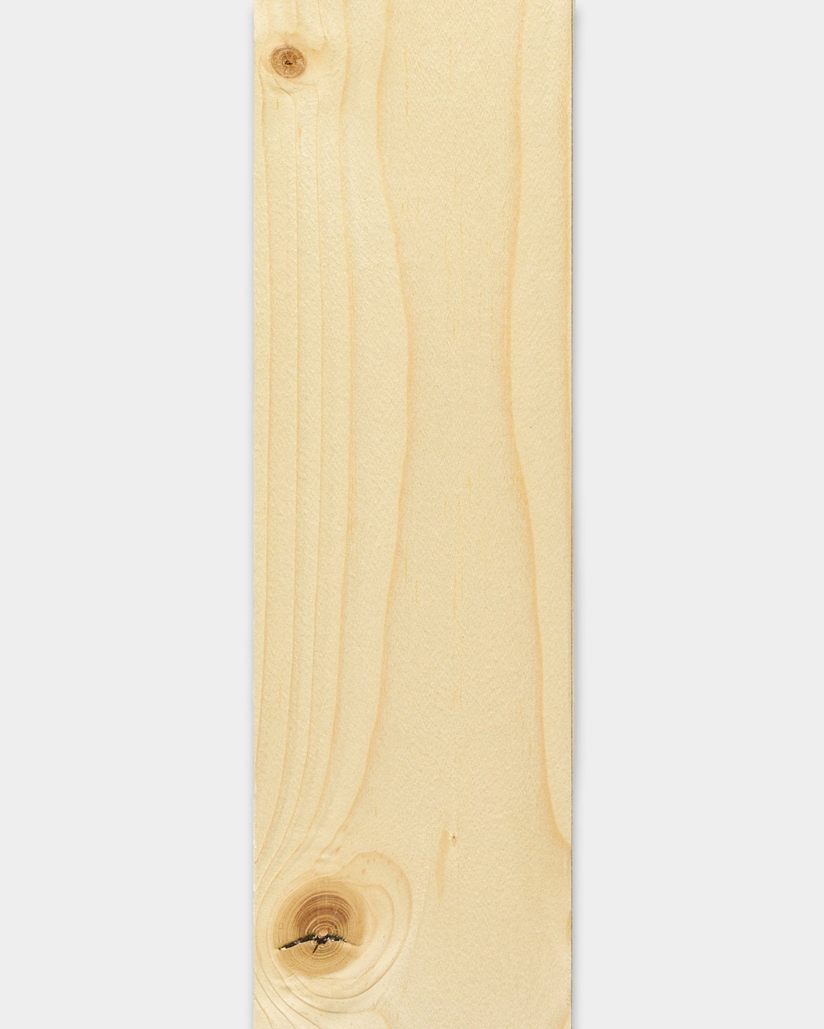 Prancha WoodUpp Lamella / Alp 240 cm em tom claro, com veio e nós da madeira visíveis, concebida para remate ou substituição de ripas Akupanel Painel acústico.