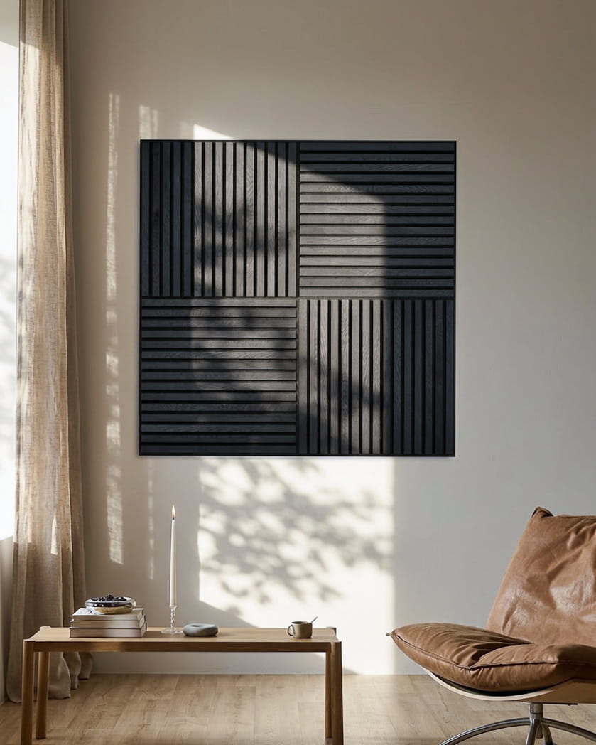 WoodUpp Akupixel Painel acústico, 60x60 cm, apresenta ripas em madeira de freixo black sobre uma base de feltro; um design escandinavo minimalista adequado a interiores modernos.